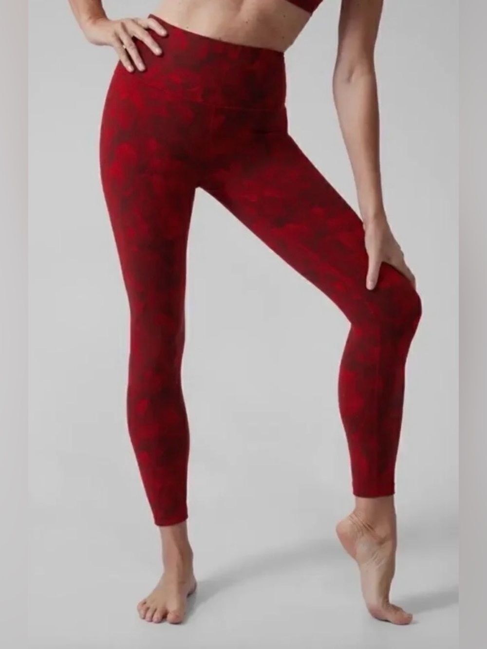 Athleta Red Floral Elation Textured Tight Size Small